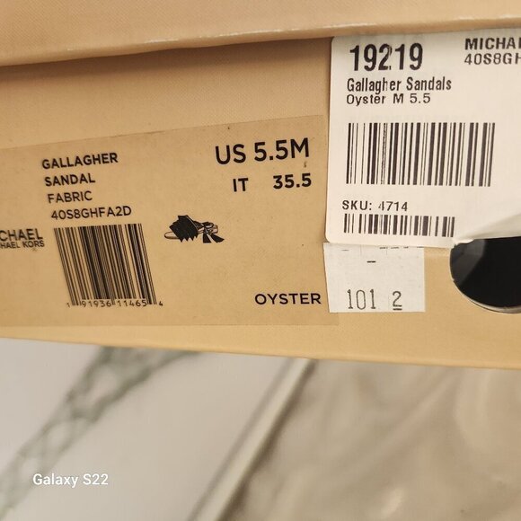 Michael Kors "Gallagher" Fringe Sandal Oyster flats. NIB. Size 5.5 - Picture 7 of 13